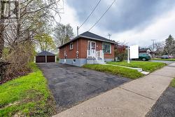 739 KING STREET W Oshawa (Vanier), ON L1J 2L2