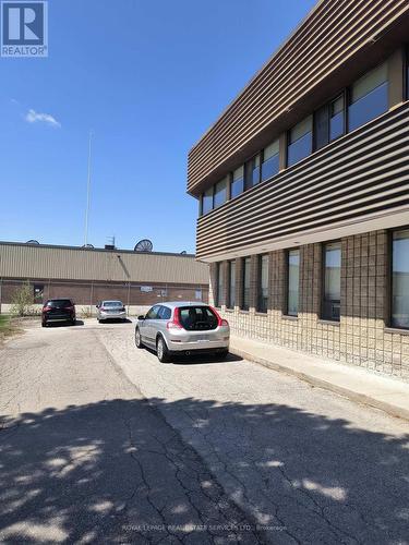 2A - 12 Upjohn Road, Toronto, ON 