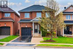 97 WOODBURY CRESCENT Newmarket, ON L3X 2T2