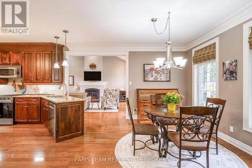 20 Mourning Dove Trail, Tiny, ON - Indoor Photo Showing Dining Room