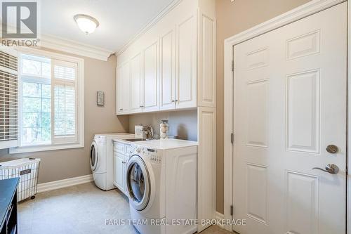 20 Mourning Dove Trail, Tiny, ON - Indoor Photo Showing Laundry Room