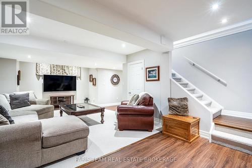 20 Mourning Dove Trail, Tiny, ON - Indoor Photo Showing Living Room