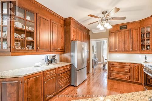 20 Mourning Dove Trail, Tiny, ON - Indoor Photo Showing Kitchen