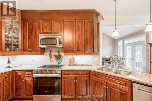 20 Mourning Dove Trail, Tiny, ON - Indoor Photo Showing Kitchen With Double Sink