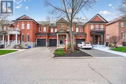 12 NUTWOOD WAY Brampton, ON L6R 0X7