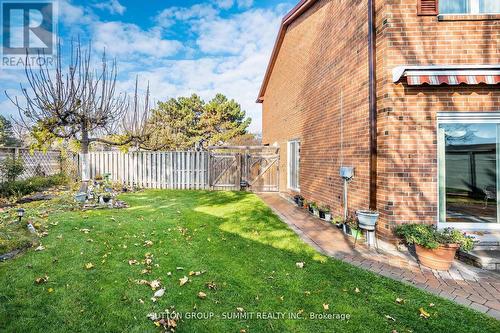 4284 Sawmill Valley Drive, Mississauga, ON - Outdoor
