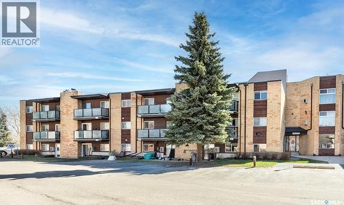 102 411 Tait COURT  Saskatoon, SK S7H 5L3