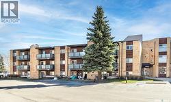 102 411 Tait COURT  Saskatoon, SK S7H 5L3