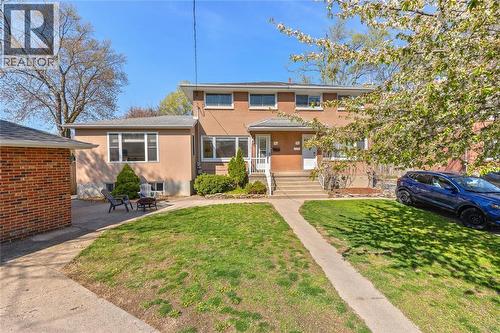 759 Netherlands PLACE  Sarnia, ON N7S 2W5