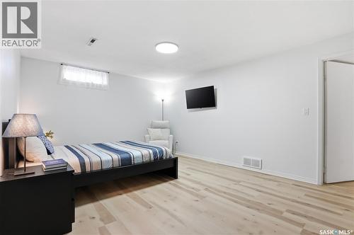 1722 Alexandra Avenue, Saskatoon, SK - Indoor Photo Showing Bedroom