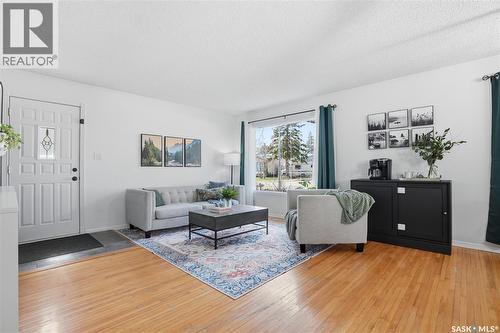 1722 Alexandra Avenue, Saskatoon, SK - Indoor Photo Showing Living Room