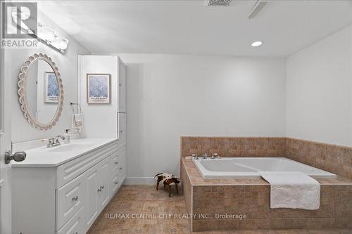 1102 Prince Philip Drive, London North (North M), ON - Indoor Photo Showing Bathroom