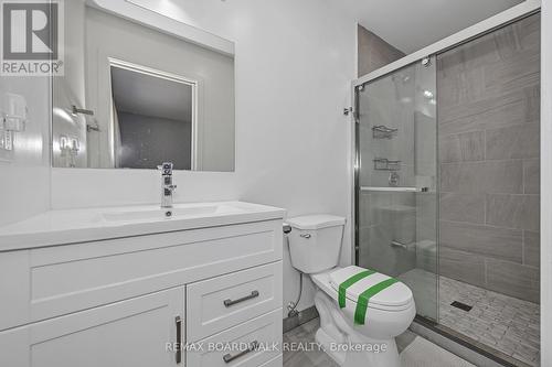 956 Garwood Avenue, Ottawa, ON - Indoor Photo Showing Bathroom