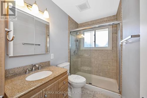 956 Garwood Avenue, Ottawa, ON - Indoor Photo Showing Bathroom