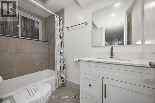 956 Garwood Avenue, Ottawa, ON - Indoor Photo Showing Bathroom