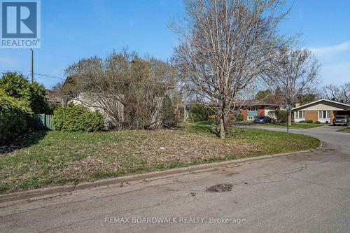 956 Garwood Avenue, Ottawa, ON - Outdoor