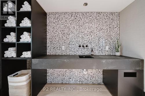 311 - 2 Forest Hill Road, Toronto, ON - Indoor