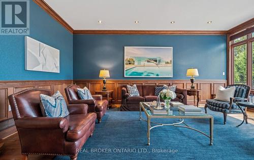 37 Lorraine Gardens, Toronto, ON - Indoor Photo Showing Living Room