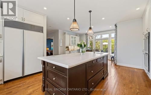 37 Lorraine Gardens, Toronto, ON - Indoor Photo Showing Kitchen With Upgraded Kitchen
