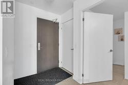 Virtually edited to remove tenant's belongings - 