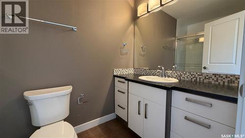 2212 St Patrick Avenue, Saskatoon, SK - Indoor Photo Showing Bathroom