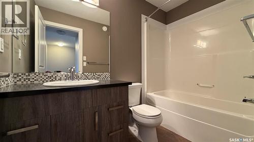 2212 St Patrick Avenue, Saskatoon, SK - Indoor Photo Showing Bathroom