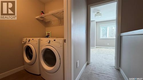 2212 St Patrick Avenue, Saskatoon, SK - Indoor Photo Showing Laundry Room