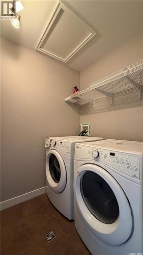 2212 St Patrick Avenue, Saskatoon, SK - Indoor Photo Showing Laundry Room