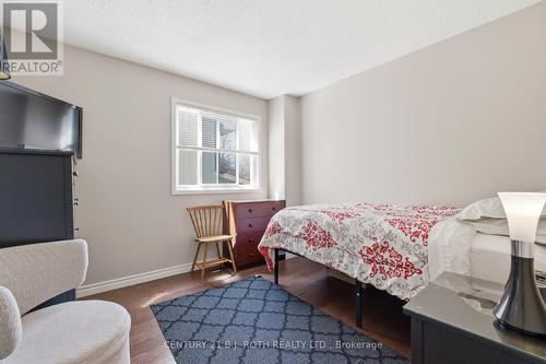4113 Taffey Crescent, Mississauga, ON - Indoor Photo Showing Bedroom