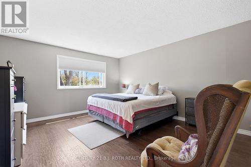 4113 Taffey Crescent, Mississauga, ON - Indoor Photo Showing Bedroom