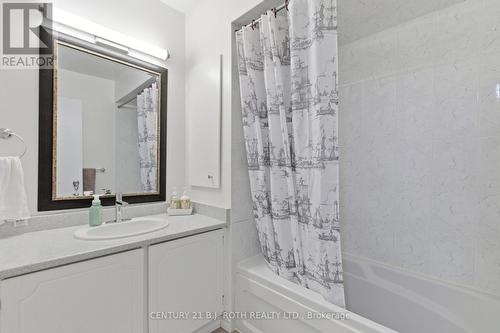 4113 Taffey Crescent, Mississauga, ON - Indoor Photo Showing Bathroom