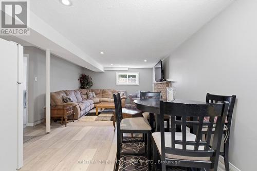 4113 Taffey Crescent, Mississauga, ON - Indoor Photo Showing Dining Room