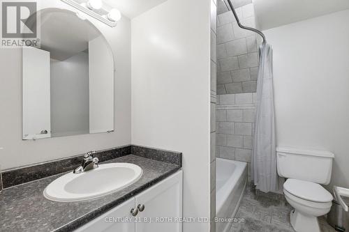 4113 Taffey Crescent, Mississauga, ON - Indoor Photo Showing Bathroom