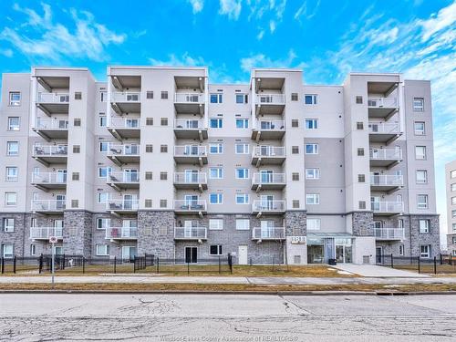 615-1611 BANWELL  Windsor, ON N8P 0G5