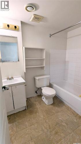 409 U Avenue S, Saskatoon, SK - Indoor Photo Showing Bathroom