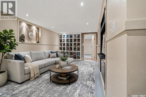 6 Selkirk Crescent, Regina, SK - Indoor Photo Showing Living Room