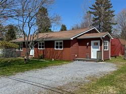 45 Saunders DR Quispamsis, NB E2E 1J4