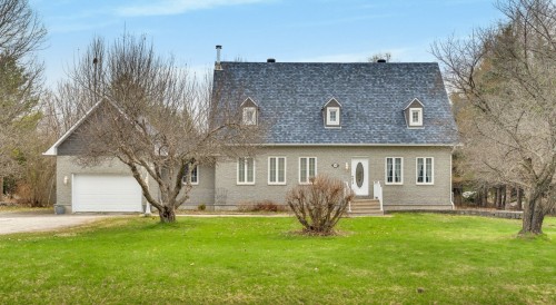80 Rue de Bourdon  Gatineau (Gatineau), QC J8V 2P2