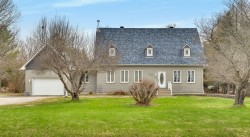 80 Rue de Bourdon  Gatineau (Gatineau), QC J8V 2P2