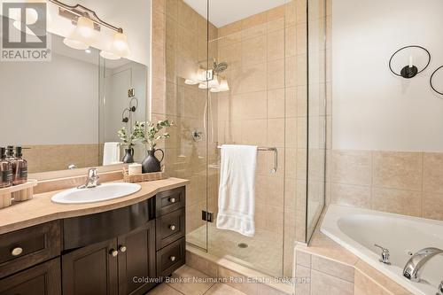 Primary Ensuite - 21 - 50 Bryan Court, Kitchener, ON - Indoor Photo Showing Bathroom