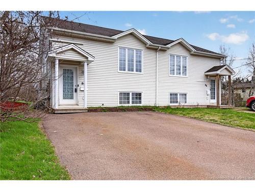 86 Lorette St, Dieppe, NB 