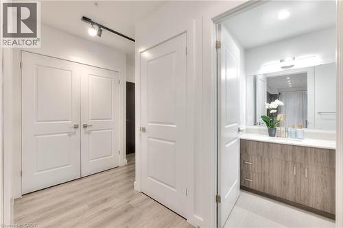 Bathroom with vanity - 50 Grand Avenue S Unit# 602, Cambridge, ON - Indoor Photo Showing Other Room