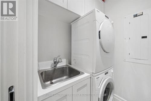 3401 - 311 Bay Street, Toronto, ON - Indoor Photo Showing Laundry Room