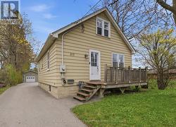 215 PARK ROAD S Oshawa, ON L1J 4H1