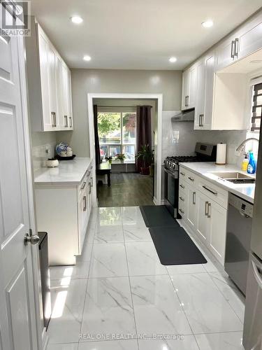 3578 Queenston Drive, Mississauga, ON - Indoor Photo Showing Kitchen