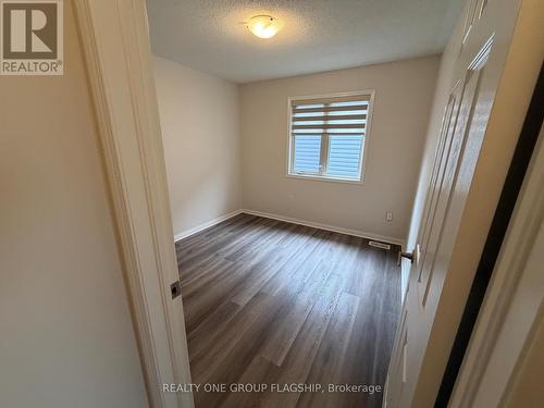 111 Higginbotham Crescent, Milton, ON - Indoor Photo Showing Other Room