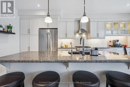 29 - 254 Gosling Gardens, Guelph (Clairfields/Hanlon Business Park), ON - Indoor Photo Showing Kitchen With Upgraded Kitchen