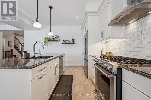 29 - 254 Gosling Gardens, Guelph (Clairfields/Hanlon Business Park), ON - Indoor Photo Showing Kitchen With Double Sink With Upgraded Kitchen