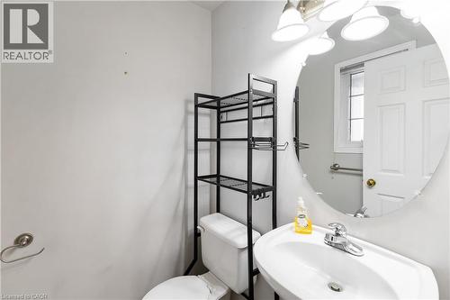 Mina floor powder room - 21 Axford Parkway, St. Thomas, ON 