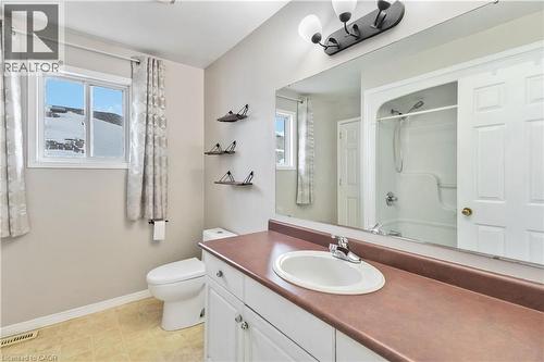 Full bathroom - 21 Axford Parkway, St. Thomas, ON 
